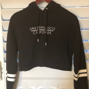 New H&M’s Black Cropped Hoodie Size S NWOT 🎁